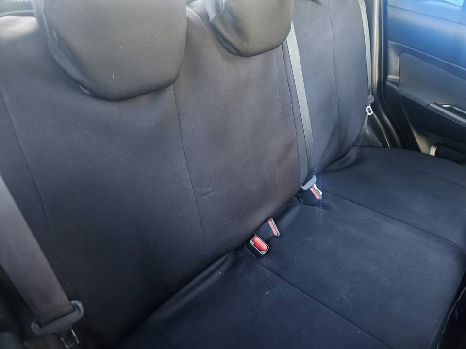 2015 Suzuki Swift auto- finance now 10.jpg